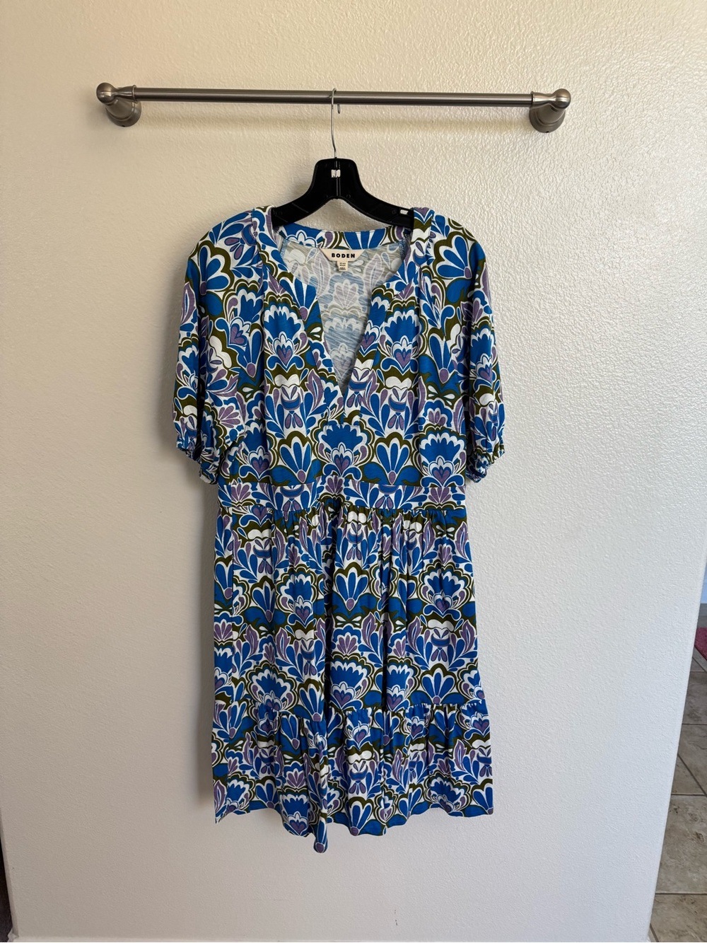 Boden Blue Green Floral V‑Neck Short Sleeve Dress